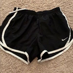 Girls black nike shorts